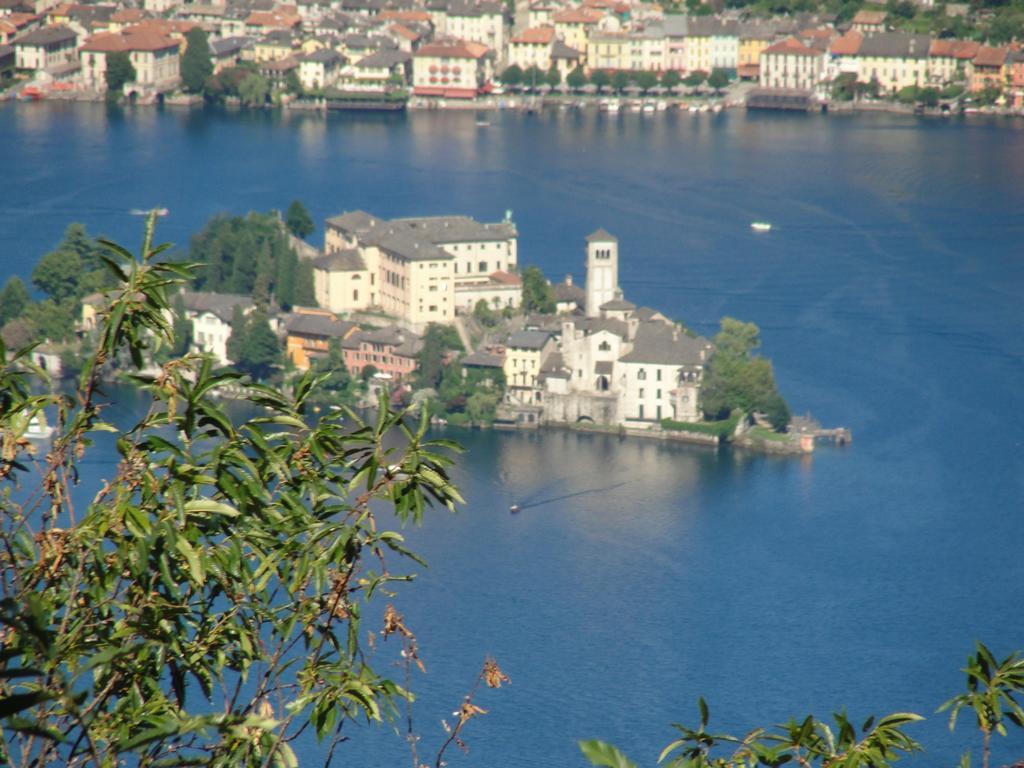 Emy Lake Orta Пела Екстериор снимка